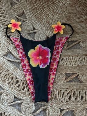Strawberry Milk Mob Hibiscus Reversible Bikini Bottom Large